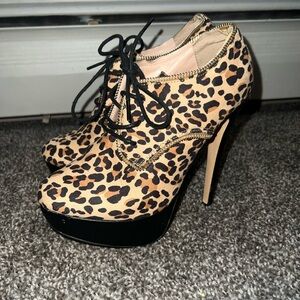 Women’s heels with laces.